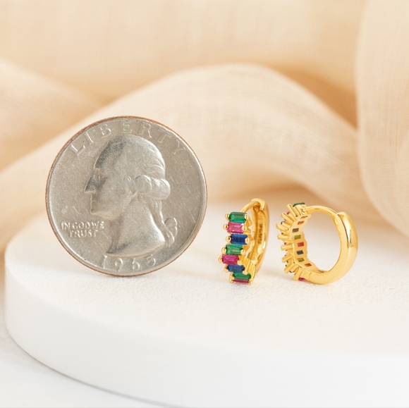 Dainty Rainbow Huggies (S925) - Picture 10 of 11